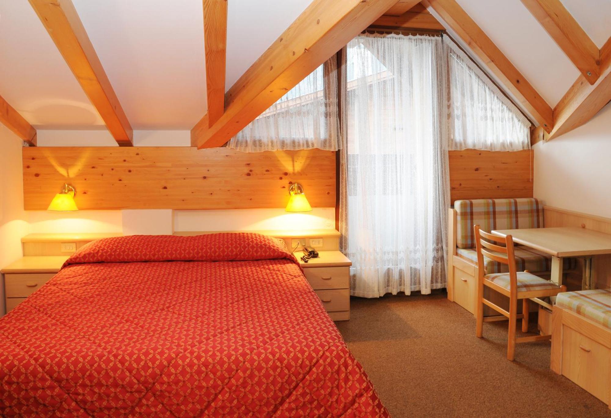 Hotel La Soldanella โมเอนา ภายนอก รูปภาพ