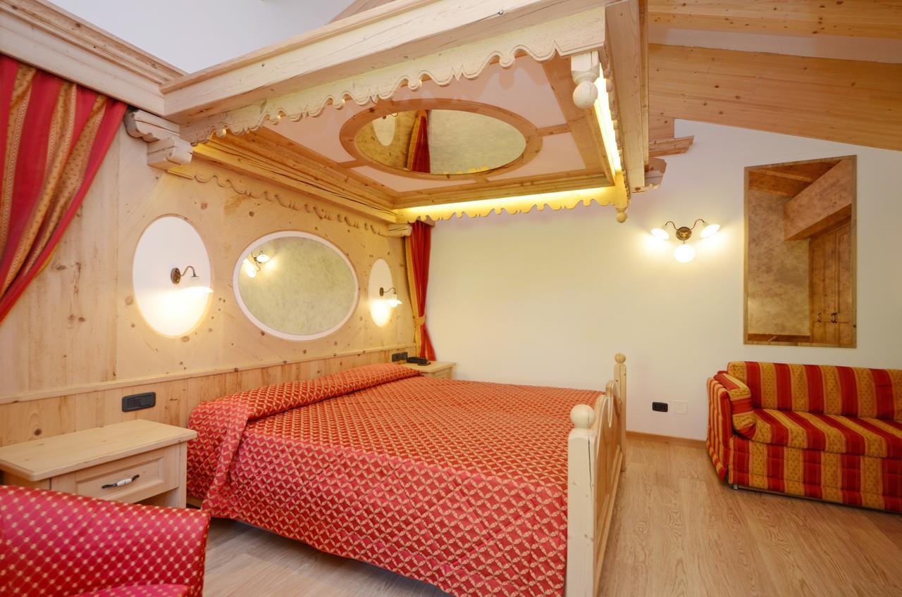 Hotel La Soldanella โมเอนา ภายนอก รูปภาพ