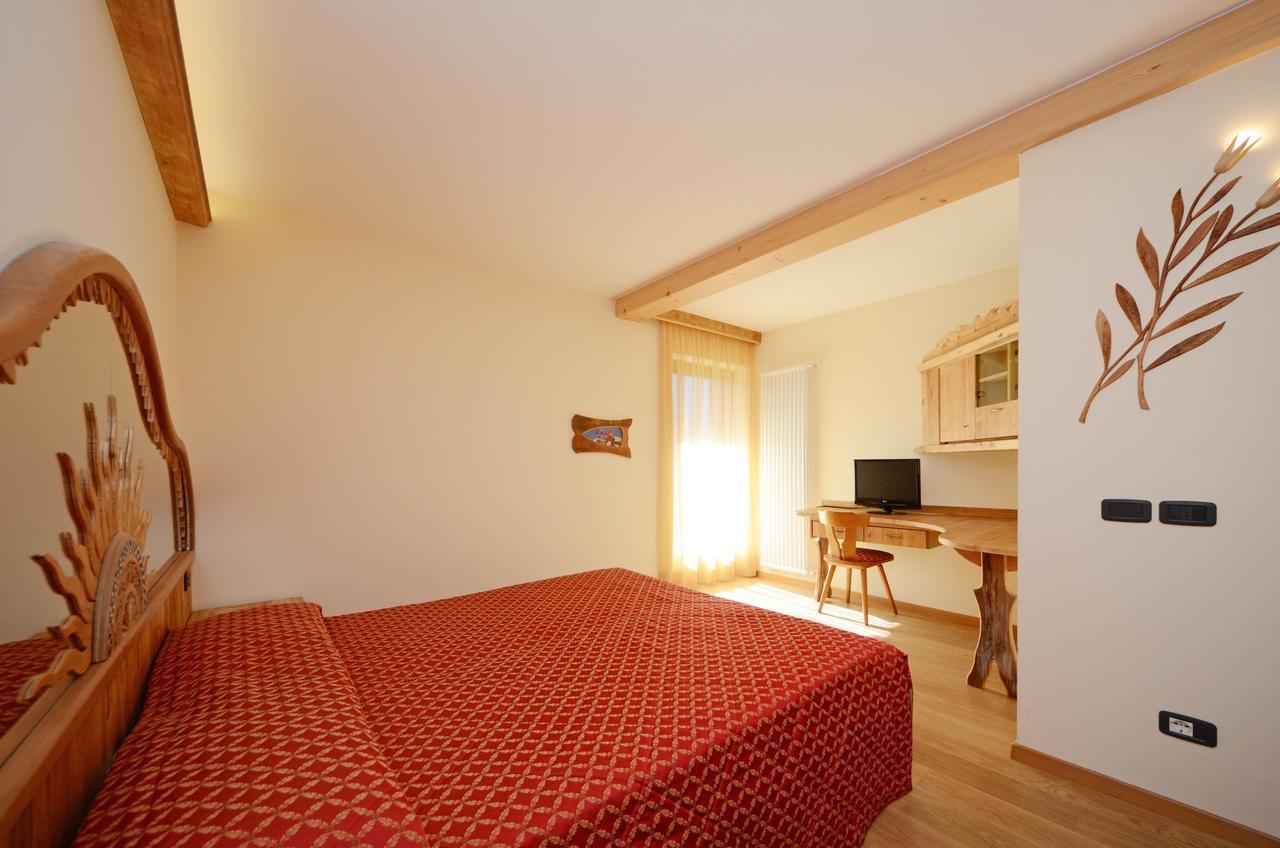 Hotel La Soldanella โมเอนา ภายนอก รูปภาพ