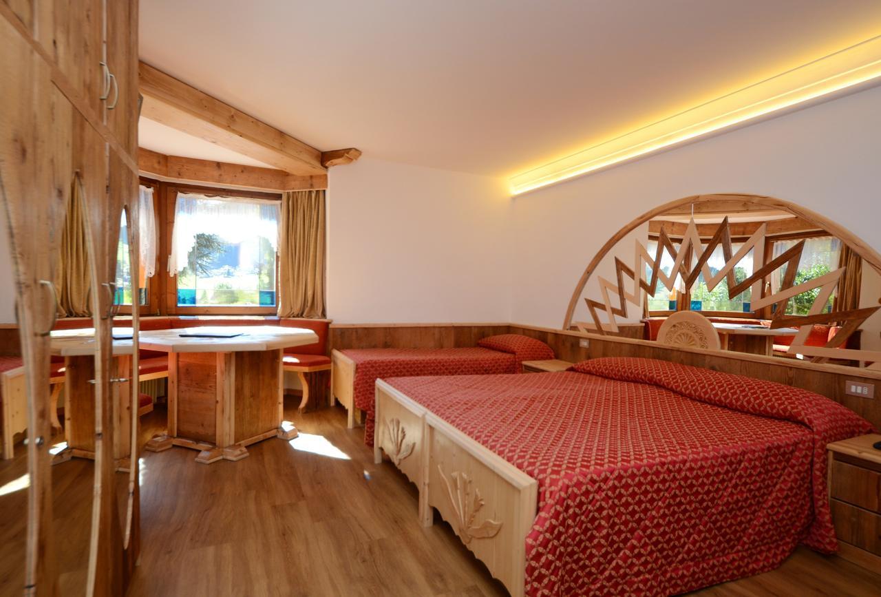 Hotel La Soldanella โมเอนา ภายนอก รูปภาพ