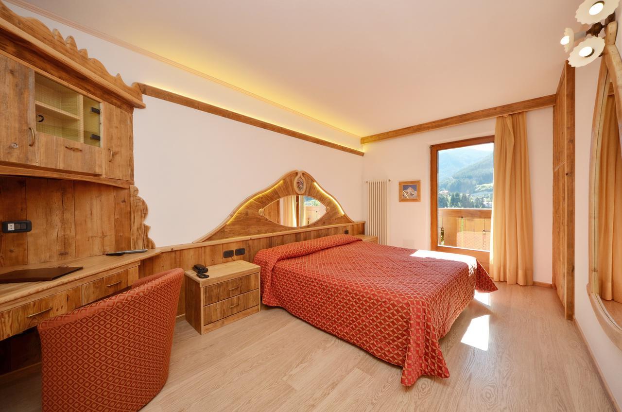 Hotel La Soldanella โมเอนา ภายนอก รูปภาพ