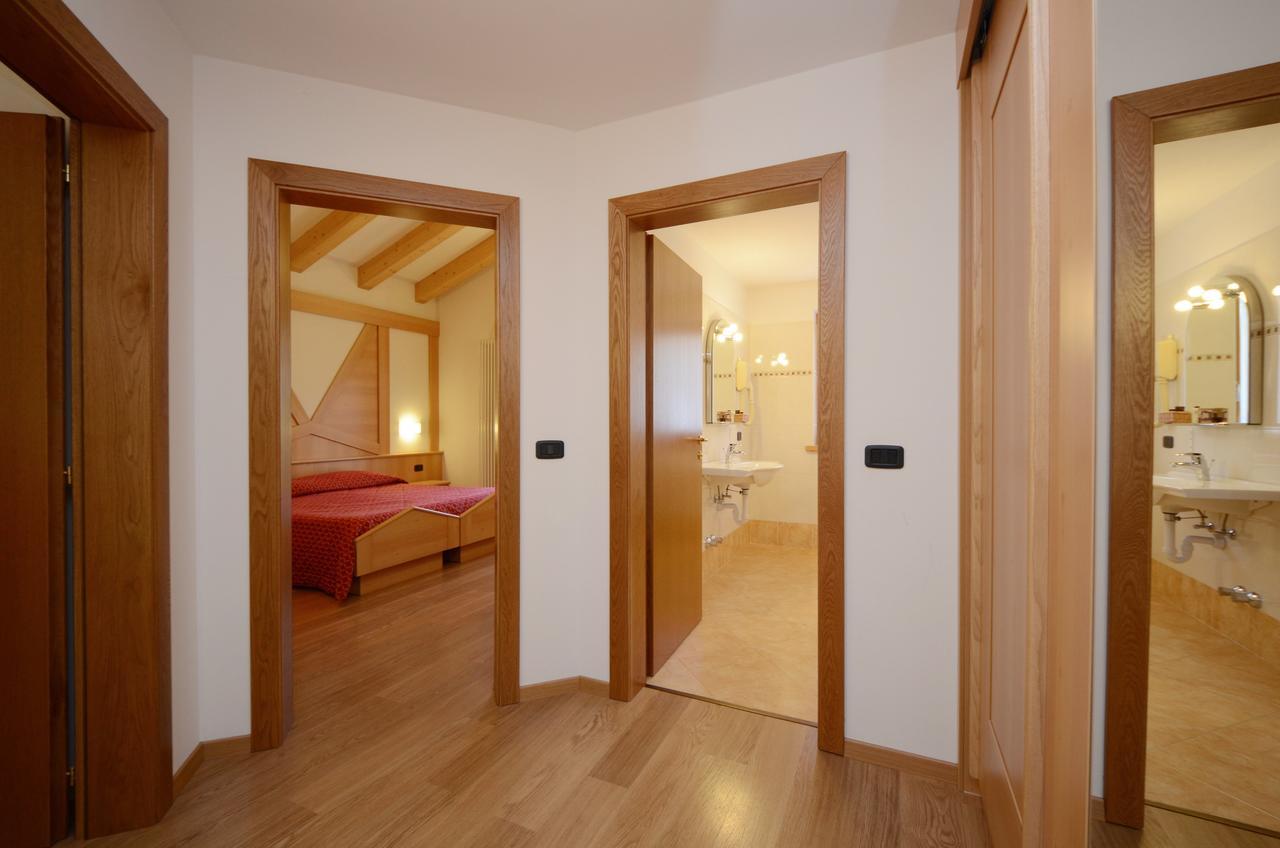 Hotel La Soldanella โมเอนา ภายนอก รูปภาพ