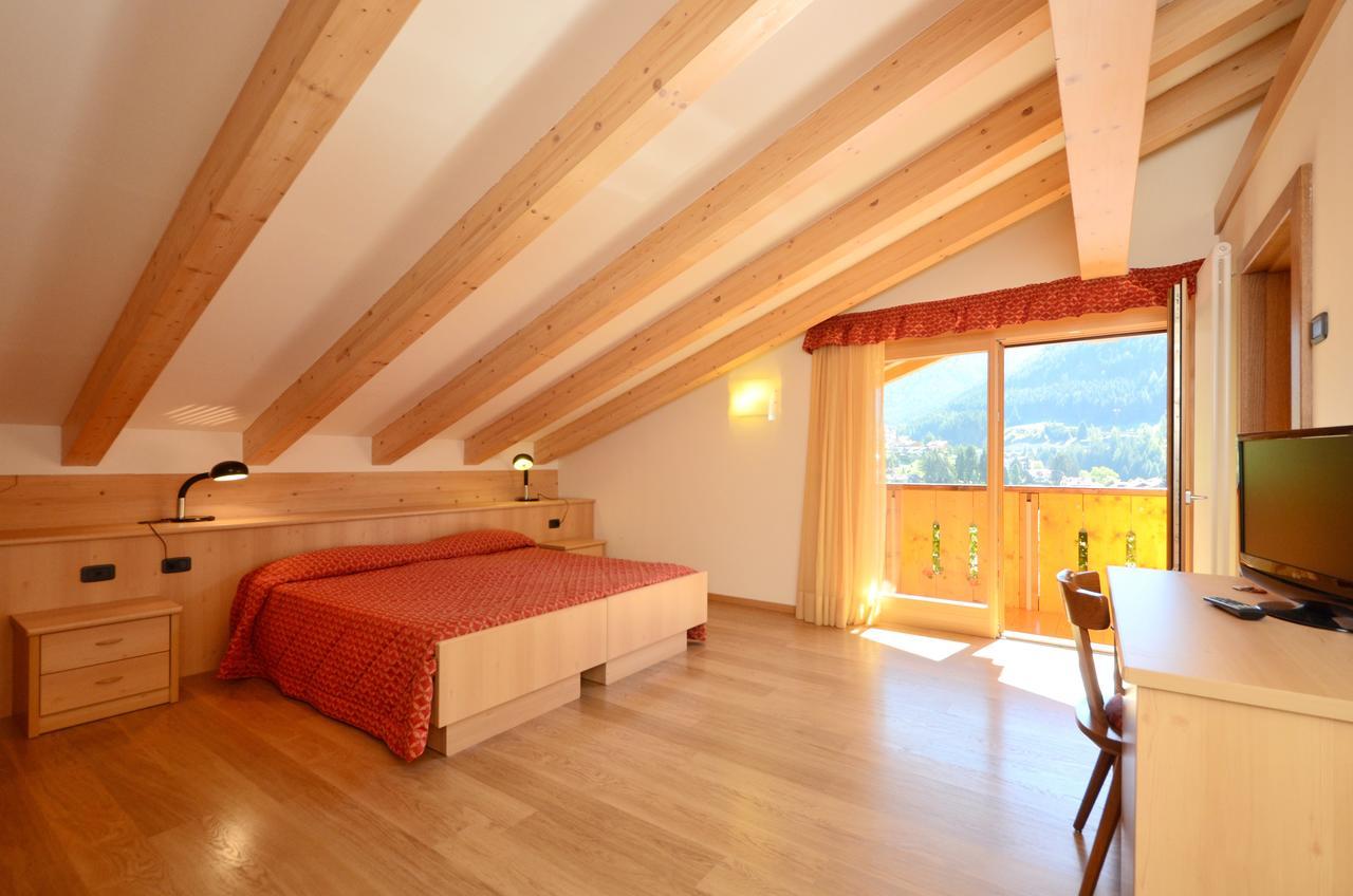Hotel La Soldanella โมเอนา ภายนอก รูปภาพ