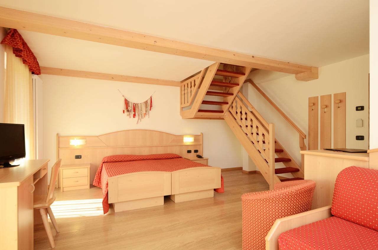 Hotel La Soldanella โมเอนา ภายนอก รูปภาพ