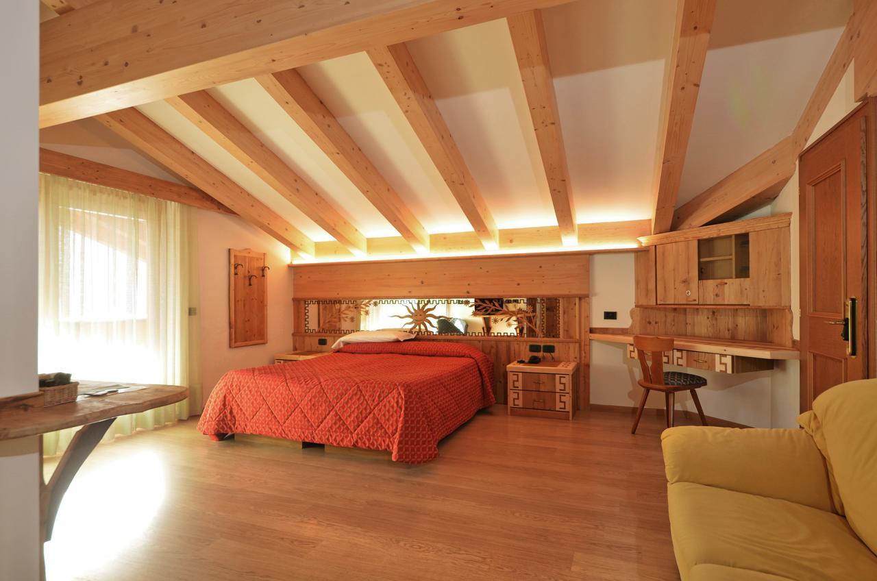 Hotel La Soldanella โมเอนา ภายนอก รูปภาพ