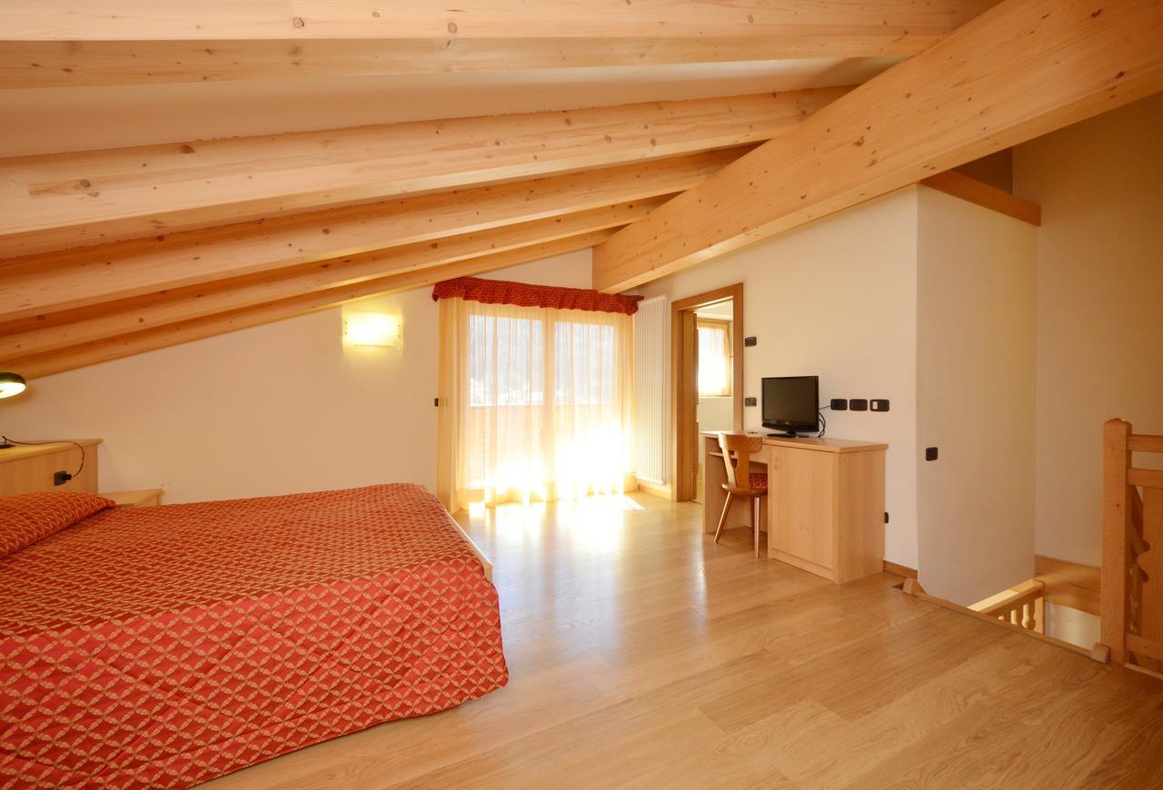Hotel La Soldanella โมเอนา ภายนอก รูปภาพ