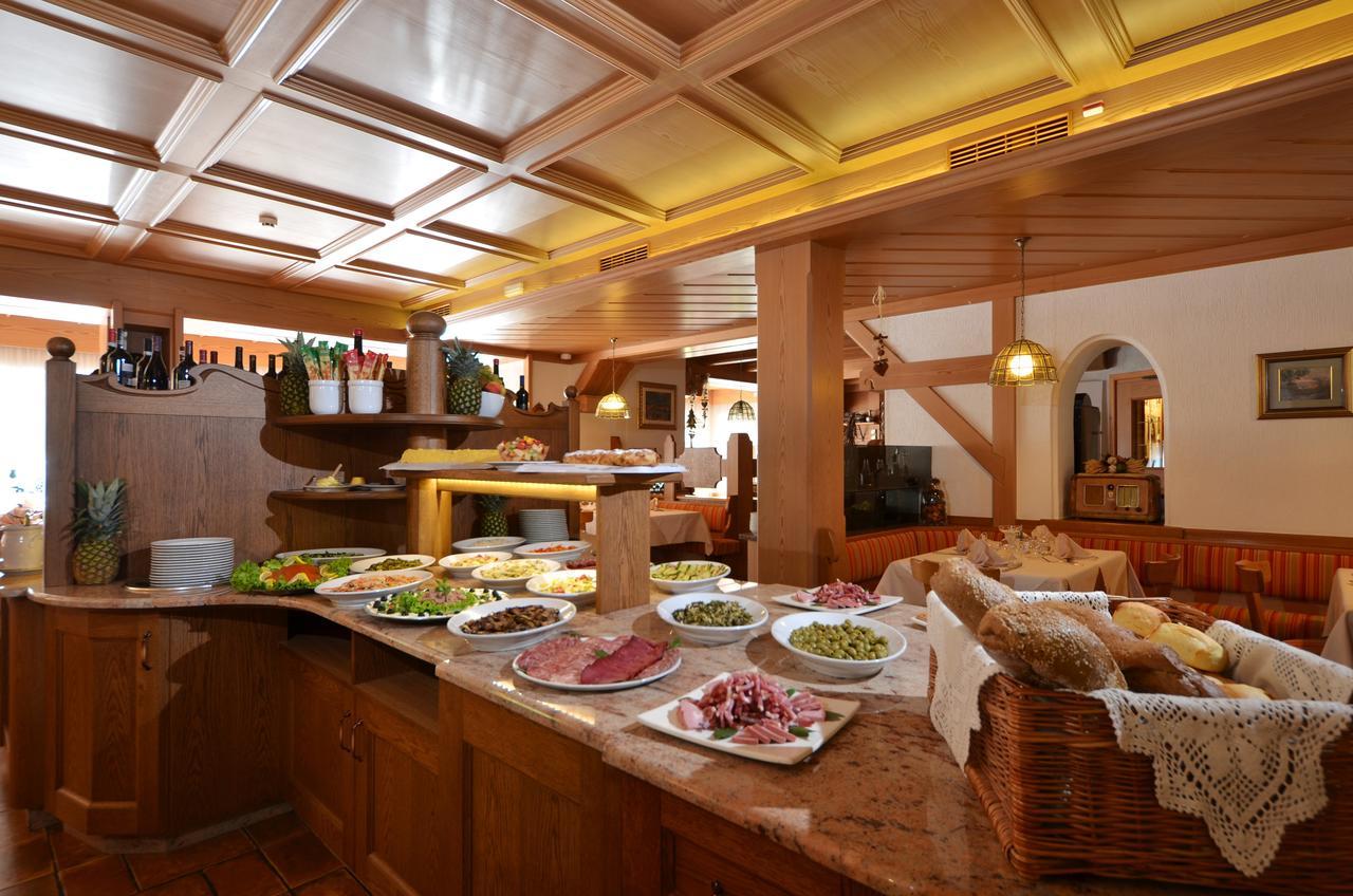 Hotel La Soldanella โมเอนา ภายนอก รูปภาพ